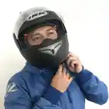 Cegah Bau Tak Sedap, Jangan Pakai Helm dalam Kondisi Ini!