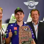 Wuih, Lorenzo Bantu Desain Trofi MotoGP Aragon!