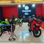 Kawasaki Hadir Di IIMS Hybrid 2022, Sediakan Unit Test Ride ZX-25R