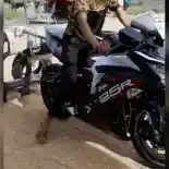 Viral Kawasaki Ninja ZX-25R Dipakai untuk Jemur Padi