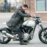 Keanu Reeves Akan Melakukan Flag-Off Suzuka 8 Hours Endurance Race