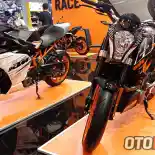 Wow, Ada Diskon Rp 26 Juta Buat KTM Duke 250 dan RC250 di GIIAS 2016!