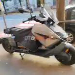 Uniknya Motor 'Bersarung' yang Jamak Ditemui di Milan Uniknya Motor 'Bersarung' yang Jamak Ditemui di Milan