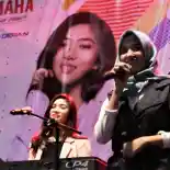 Heboh, Pelajar ini Duet Bareng Isyana dan Ditonton Ribuan Orang!