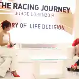 Datang ke Indonesia, Lorenzo Sapa Komunitas Ducati dan Fans di Tangerang