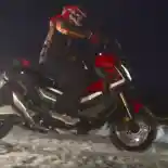 Video: Aksi Marc Marquez Geber Skuter Matik di Atas Salju Video: Aksi Marc Marquez Geber Skuter Matik di Atas Salju