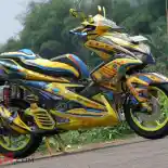 Modifikasi Yamaha Aerox 155 VVA 2017, Praktis Jadi Bumble Bee