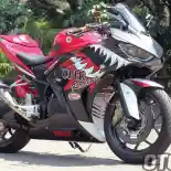 Yamaha R25 Ini Bukan Sekedar Display Toko!