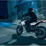 Mengusung Tampilan Supermoto, Motor Listrik Zero FXE 7.2 2022 Diluncurkan
