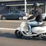 Motor Listrik Uranus RS Bertampang Retro Klasik, Harganya Fantastis 