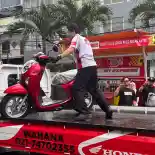 Scoopy Diperiksa Menyeluruh Sebelum ke Konsumen dalam Program Berpacu Dalam Sinergi Scoopy Diperiksa Menyeluruh Sebelum ke Konsumen dalam Program Berpacu Dalam Sinergi