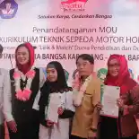 Honda Jawa Barat Resmikan 6 SMK Berkurikulum Teknik Sepeda Motor Honda Jawa Barat Resmikan 6 SMK Berkurikulum Teknik Sepeda Motor