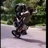 Apes, Niat 'Stoppie', KTM Duke Malah Cium Aspal 