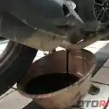 Mengapa Motor Habis Menerjang Banjir Harus Langsung Ganti Oli? 