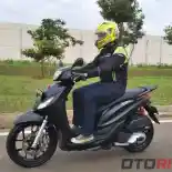 Mendengarkan Musik Lewat Interkom Bisa Membahayakan Pengendara