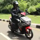 Tips Kurangi Blind Spot Saat Bawa Motor, Jangan Asal Ganti Spion!