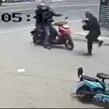 Pembelaan Diri yang Benar Saat Motor Hendak Dibegal