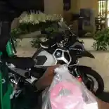 Mantan Pilot Beralih Jadi Ojek Online Pakai Motor BMW