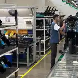 Dolar AS Hampir Rp 17 Ribu, Harga Motor Listrik dan Sewa Baterai Polytron Akan Naik?