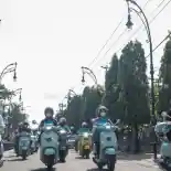 Piaggio Indonesia Ajak Penggemar Vespa Rayakan Hari Batik