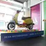 Sejumlah Dealer Vespa Tampilkan Primavera Sean Wotherspoon