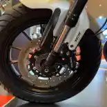 Ukuran Pelek dan Ban Cruiser Matic QJMotor SRV 250 AMT