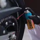 Lumasi Rantai Pakai Oli Bekas, Apa Dampaknya?