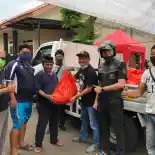 Komunitas Honda Rebel Bagi-Bagi Sembako di Jakarta