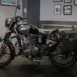 Terbatas Cuma 90 Unit! Royal Enfield Rilis Classic 500 Tribute Black