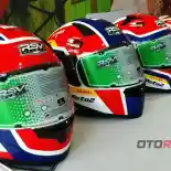 Waspada! Mencuci Kaca Helm Tidak Bisa Sembarangan