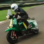 Jajal Unit Skuter Ratusan Juta Scomadi di GIIAS Bandung 2024 Jajal Unit Skuter Ratusan Juta Scomadi di GIIAS Bandung 2024