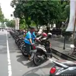 Siapa yang Bertanggung Jawab Jika Helm Hilang di Tempat Parkir?