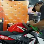 Gerai Laminating Motor Dibuka di Karawang, Inilah Paket Harganya