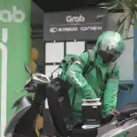 Kementerian ESDM Kerjasama Grab dan Kymco Luncurkan SPBKLU