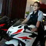 Suzuki GSX-R150 Buat Cewek? Kenapa Nggak