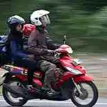 Tips Membawa Barang dengan Motor Matic, Jangan Asal Tumpuk!