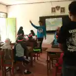 Rayakan Hari Pendidikan Nasional, Tiga Komunitas Gelar Baksos di Sekolah Terpencil