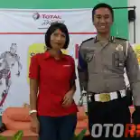 Banyak Kecelakaan Motor, Total Oil Gelar Pelatihan Safety Riding ke Remaja