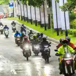 Basah Sejak Start, Begini Serunya Touring Saat Hujan