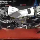 Video: Merakit Kalex Moto2 Milik Tim Estrella Galica 0,0 Marc VDS