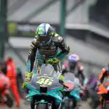 Suka Lintasan Silverstone, Mungkinkah Rossi Tampil Kompetitif?