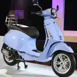 Vespa Primavera Arcobaleno 150 Limited Edition, Motor Amal Hanya Tersedia 120 Unit!