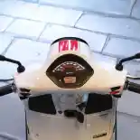 Vespa GTS 300 HPE Racing Sixties Tak Dibekali Instrumen Digital, Mengapa?