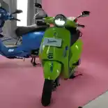 Bingung Pilih Vespa Primavera atau Sprint? Ini Harga Barunya Bingung Pilih Vespa Primavera atau Sprint? Ini Harga Barunya