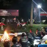 Kenikmatan Anak Komunitas Camping di Air Terjun Curug Cipamingkis, Bikin Ngiri