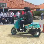 Bekal Pengetahuan Berkendara, Yamaha Gelar Safety Riding di Sekolah