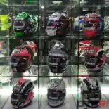 Tips Bersihkan Lapisan Luar Helm