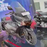 Yamaha TMAX Punya Bagasi Berlampu, Bisa Simpan Berapa Helm?