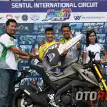 Double winner Kelas Sport 250 cc Comm Pro Direbut Imam Triyuda dari YROI Daytona Rudex