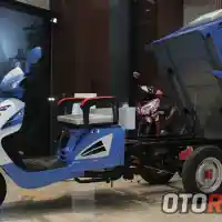 Galleri foto APPKTM New Mini Gajah, Motor Roda Tiga Bertampang Skuter Matik